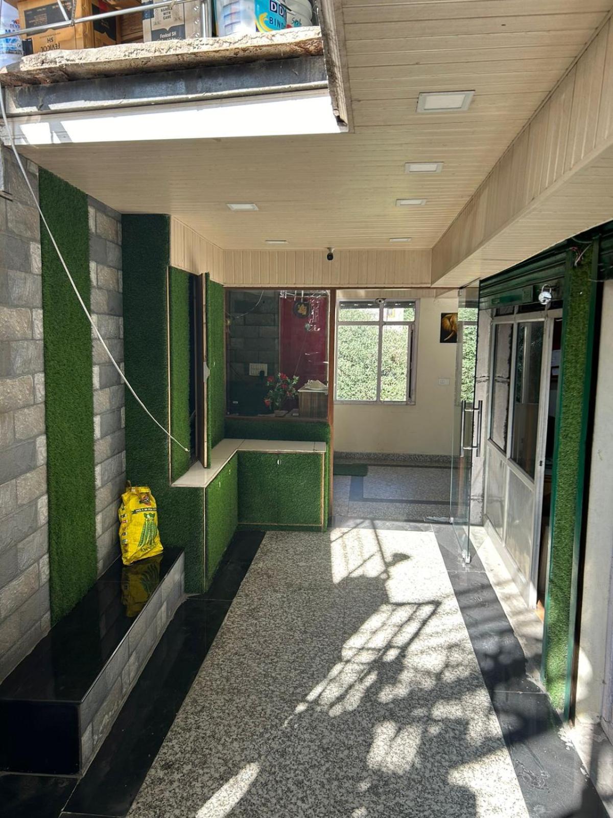 שימלה Yog Maya Regency B&B מראה חיצוני תמונה
